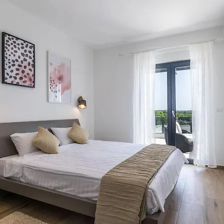 Perle Comfortable Holiday